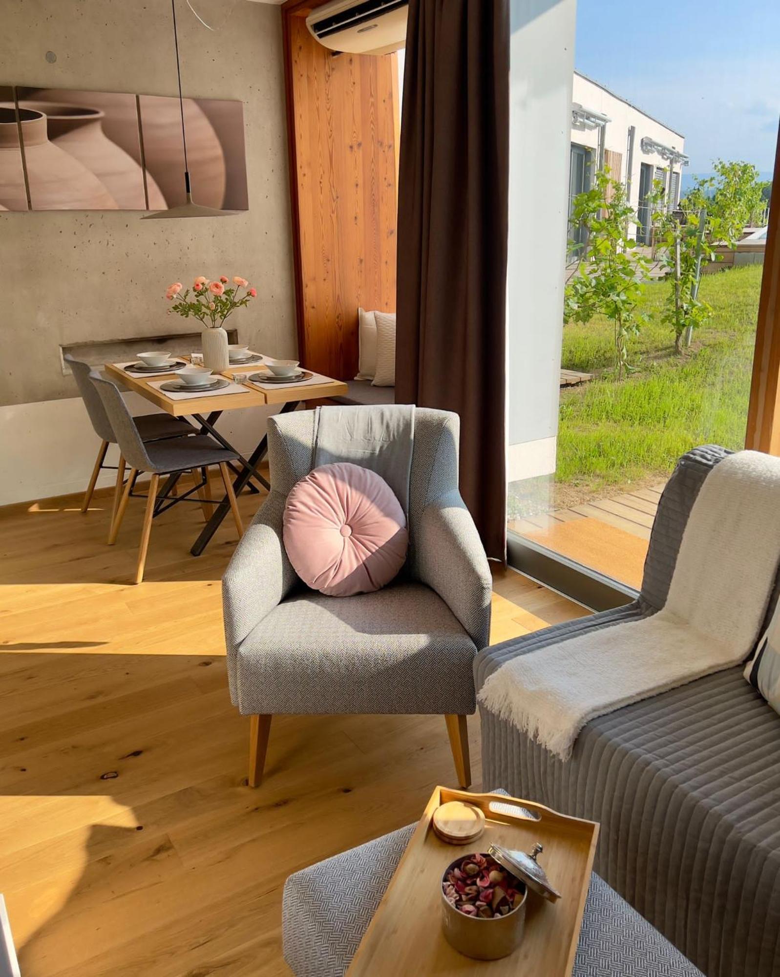 Hideaway An Der Weinstrasse - Pool & Sauna - Apartments Anderlage سبفيلد الغرفة الصورة